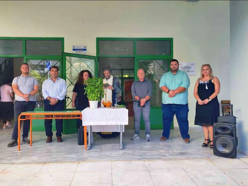 Πρώτο κουδούνι με ευχές και Αγιασμό στα σχολεία του Ζεφυρίου