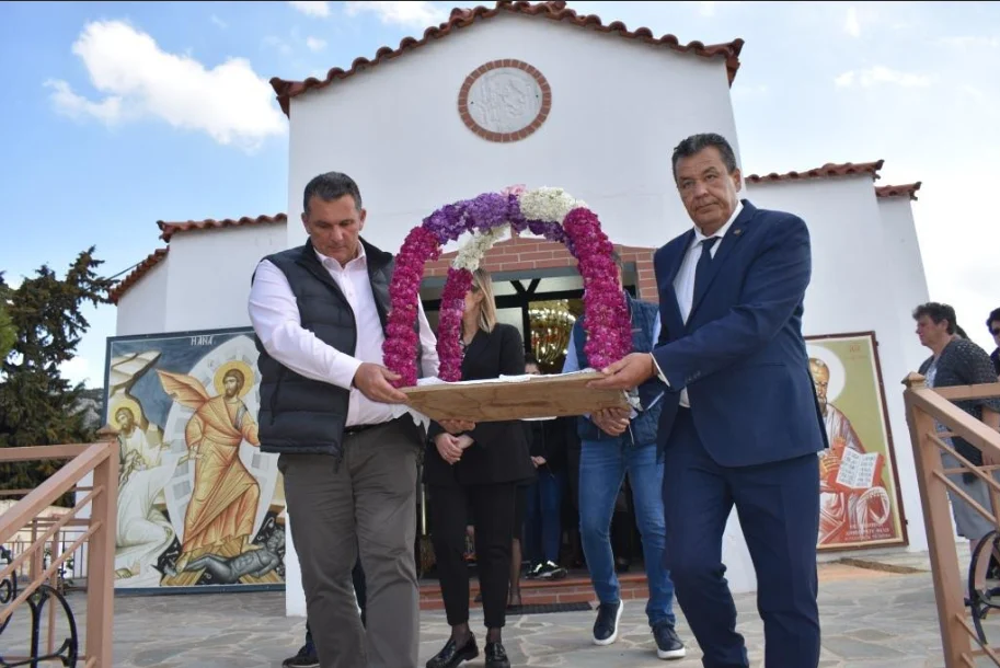 Σε κλίμα κατάνυξης η περιφορά των επιταφίων στα Κοιμητήρια του Δήμου Φυλής